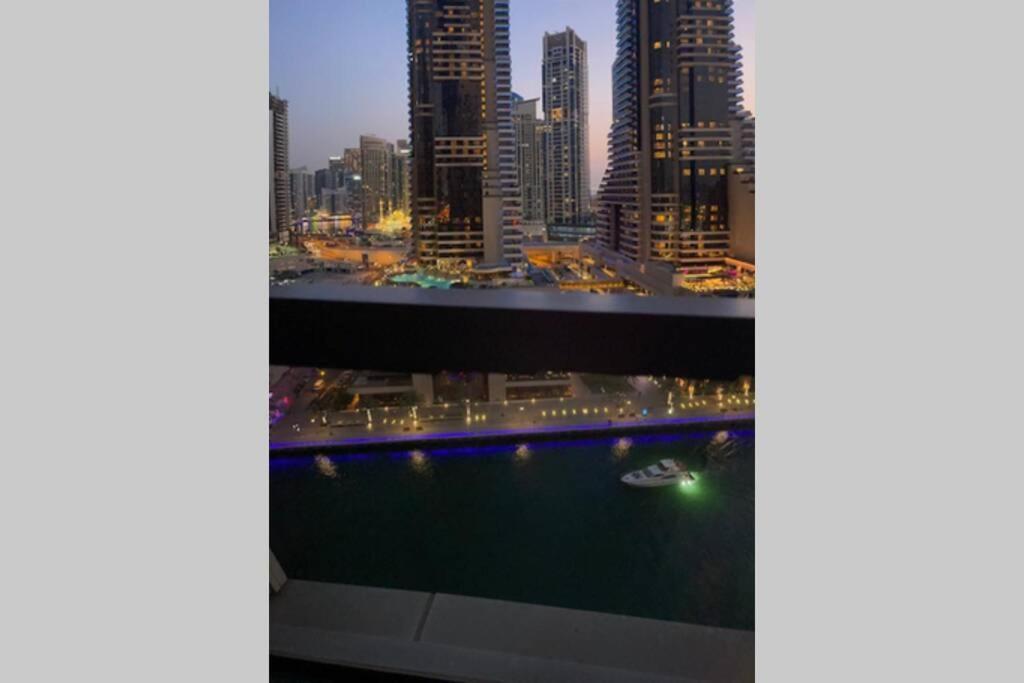 Cayan Tower Luxury Apartment With Sea View Dubai Exterior foto